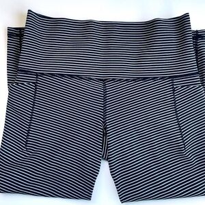 Athleta black and white stripe 7/8 leggings, S/P